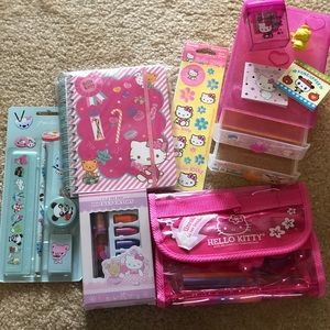 NWT Hello kitty stationary set